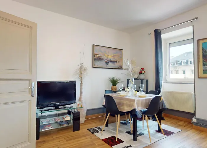 Les Cigognes D'alsace * Colmar